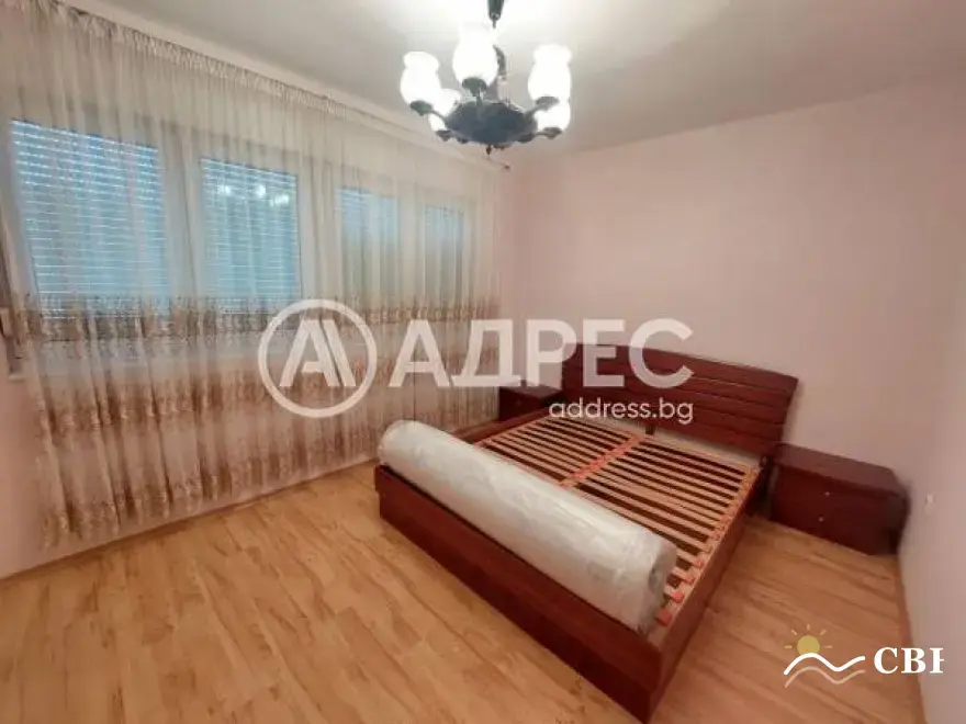Apartment, 3-room, 110 m², in Burgas. Photo 7 of 10. Burgas, Black Sea, Bulgaria. Cheap Beach Holiday.