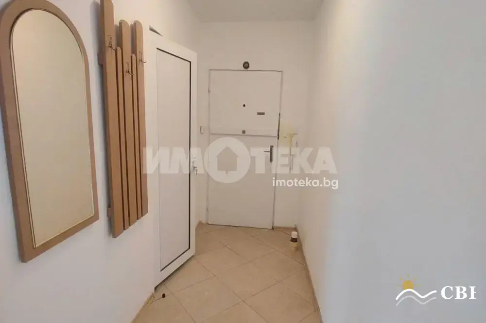 Apartment, 2-room, 70 m², in Burgas. Photo 5 of 7. Burgas, Black Sea, Bulgaria. Cheap Beach Holiday.