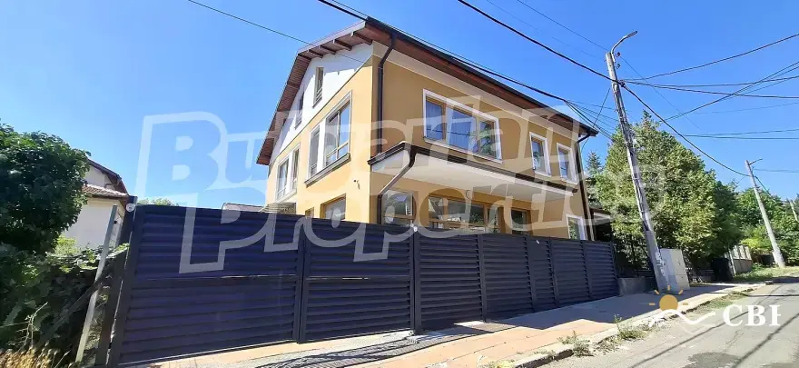 Apartment, 3-room, 123 m², in Burgas. Photo 6 of 16. Burgas, Black Sea, Bulgaria. Cheap Beach Holiday.
