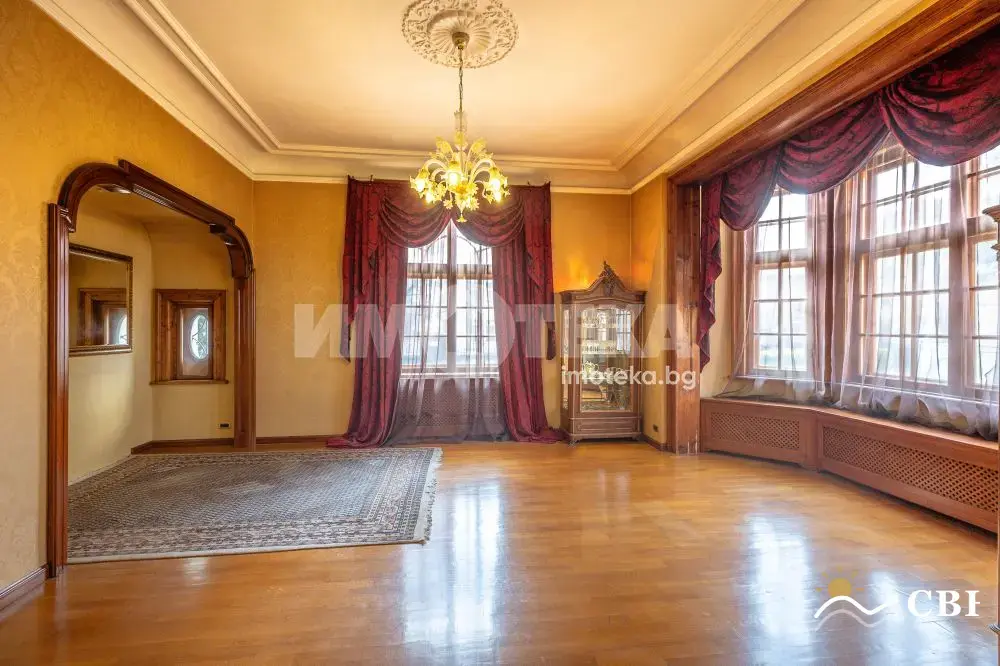 House, 1-room, 1029 m², in Varna. Photo 1 of 13. Varna, Black Sea, Bulgaria. Cheap Beach Holiday.