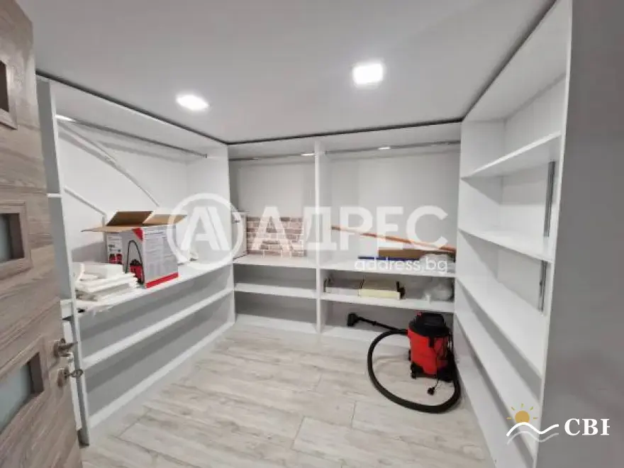 Apartment, 3-room, 150 m², in Varna. Photo 9 of 13. Varna, Black Sea, Bulgaria. Cheap Beach Holiday.
