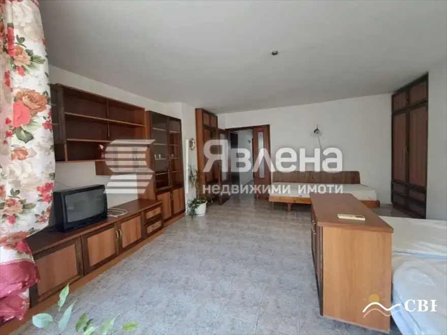 Apartment, 3-room, 80 m², in Varna. Photo 8 of 11. Varna, Black Sea, Bulgaria. Cheap Beach Holiday.