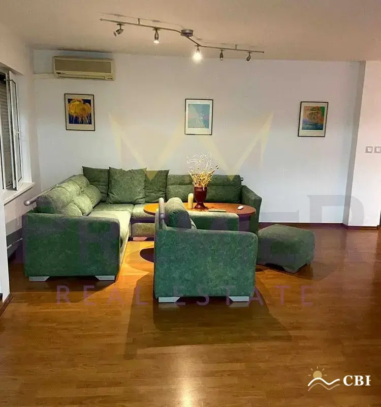 Apartment, 4-room, 165 m², in Varna. Photo 1 of 8. Varna, Black Sea, Bulgaria. Cheap Beach Holiday.