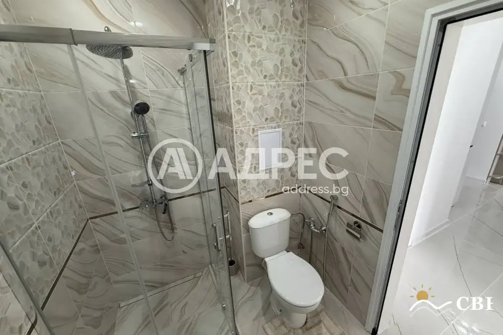 Apartment, 3-room, 100 m², in Burgas. Photo 8 of 10. Burgas, Black Sea, Bulgaria. Cheap Beach Holiday.