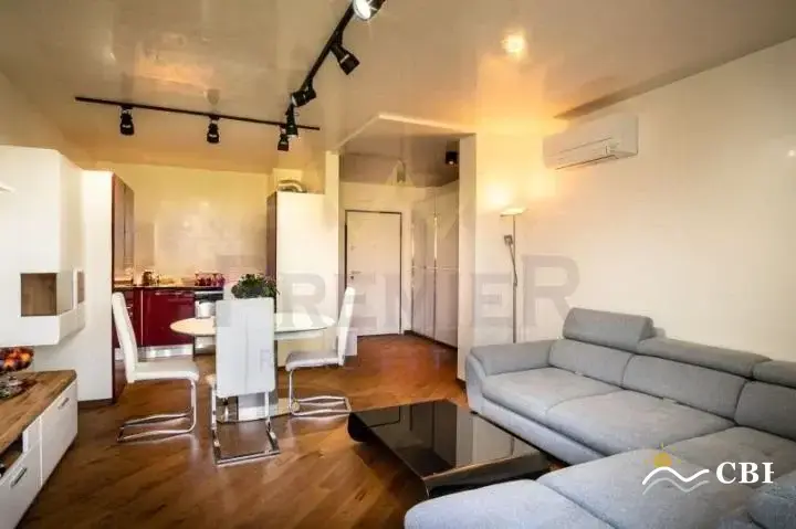 Apartment, 3-room, 108 m², in Varna. Photo 2 of 13. Varna, Black Sea, Bulgaria. Cheap Beach Holiday.