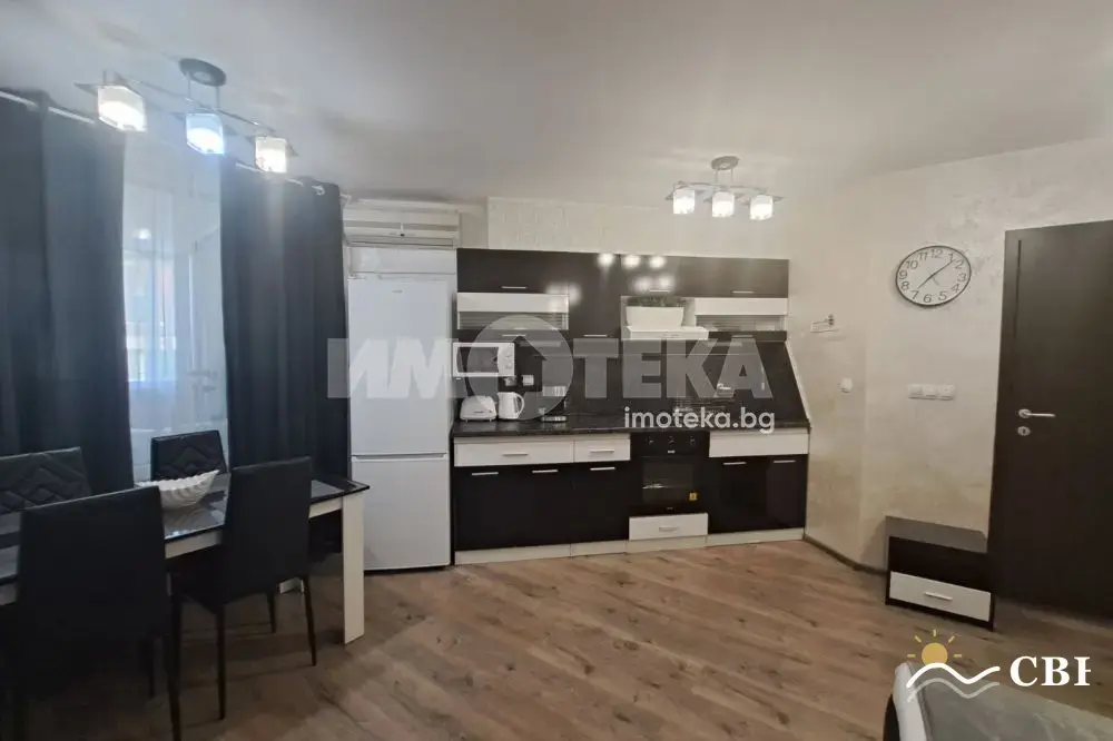 Apartment, 2-room, 55 m², in Burgas. Photo 8 of 11. Burgas, Black Sea, Bulgaria. Cheap Beach Holiday.