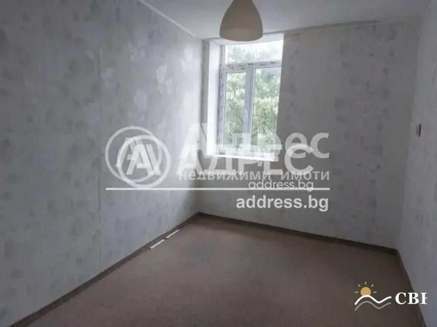 House, 1-room, 165 m², in Burgas. Photo 2 of 11. Burgas, Black Sea, Bulgaria. Cheap Beach Holiday.