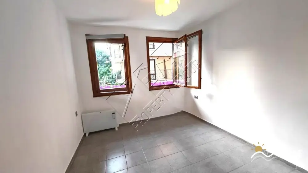 Apartment, 4-room, 125 m², in Pomorie. Photo 4 of 12. Pomorie, Black Sea, Bulgaria. Cheap Beach Holiday.