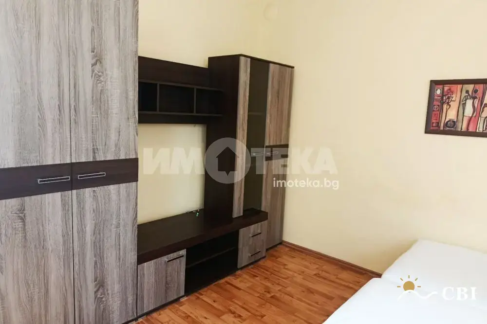 Apartment, 3-room, 75 m², in Varna. Photo 8 of 12. Varna, Black Sea, Bulgaria. Cheap Beach Holiday.
