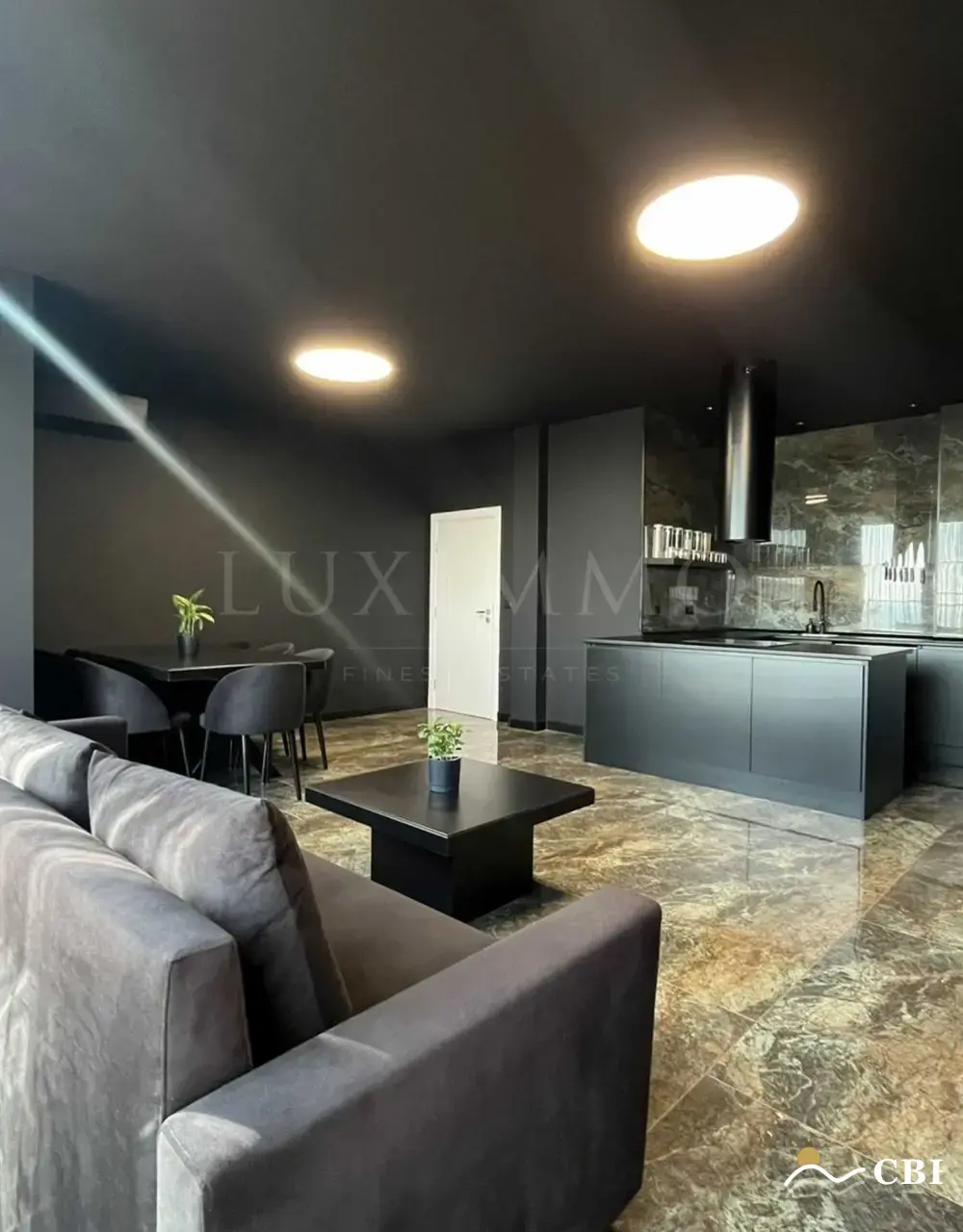 Apartment, 3-room, 120 m², in Varna. Photo 4 of 16. Varna, Black Sea, Bulgaria. Cheap Beach Holiday.
