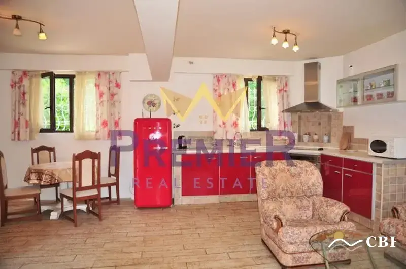 Apartment, 2-room, 65 m², in Gradina. Photo 1 of 8. Gradina, Black Sea, Bulgaria. Cheap Beach Holiday.