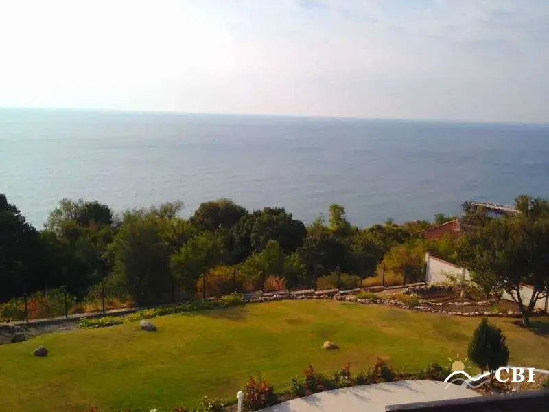 House, 6-room, 500 m², in Varna. Photo 2 of 16. Varna, Black Sea, Bulgaria. Cheap Beach Holiday.