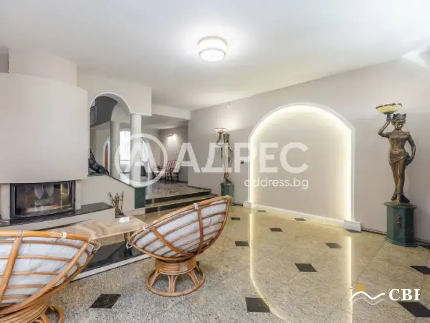House, 1-room, 1016 m², in Gradina. Photo 3 of 16. Gradina, Black Sea, Bulgaria. Cheap Beach Holiday.