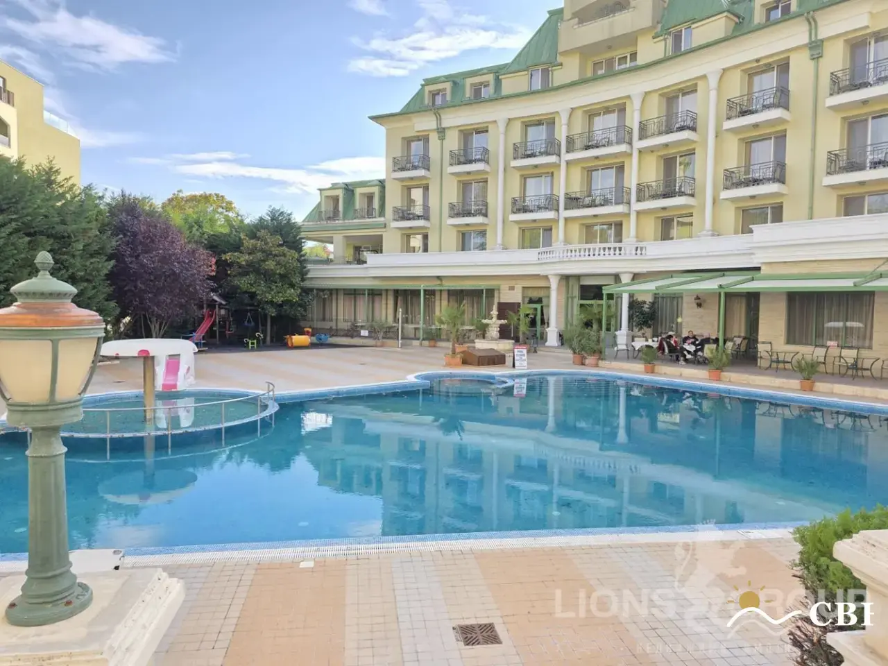 Apartment, 2-room, 60 m², in St. St. Konstantin and Elena. Photo 2 of 13. St. St. Konstantin and Elena, Black Sea, Bulgaria. Cheap Beach Holiday.