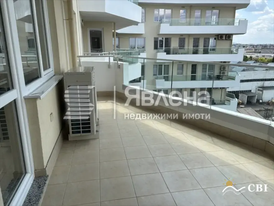 Apartment, 3-room, 105 m², in Burgas. Photo 6 of 16. Burgas, Black Sea, Bulgaria. Cheap Beach Holiday.