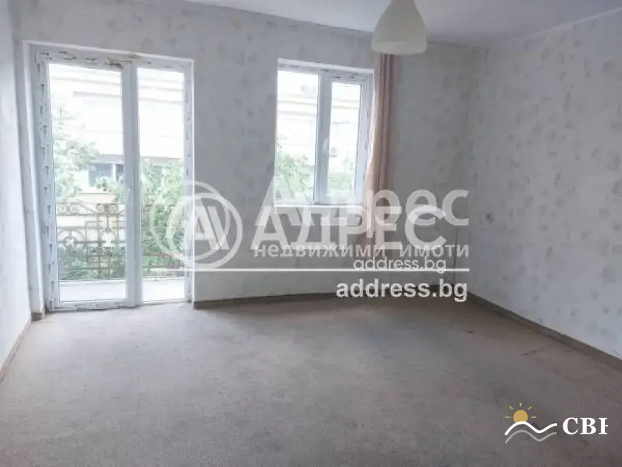 House, 1-room, 165 m², in Burgas. Photo 1 of 11. Burgas, Black Sea, Bulgaria. Cheap Beach Holiday.