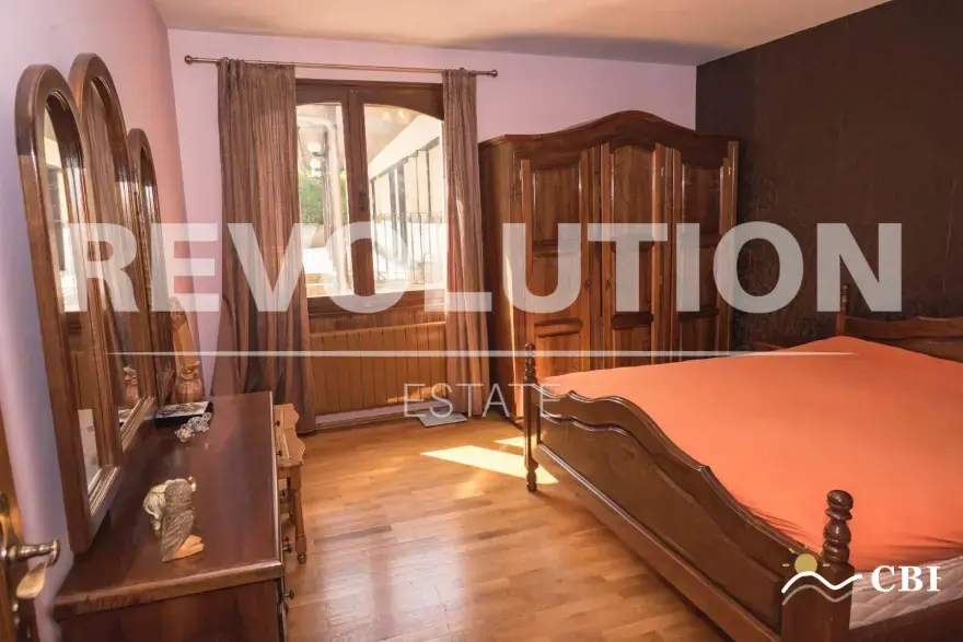 House, 1-room, 300 m², in Vinitsa. Photo 7 of 16. Vinitsa, Black Sea, Bulgaria. Cheap Beach Holiday.