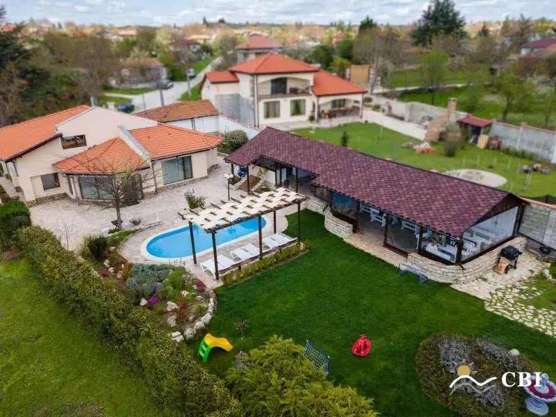 House, 8-room, 420 m², in Sunny Beach. Photo 1 of 16. Sunny Beach, Black Sea, Bulgaria. Cheap Beach Holiday.