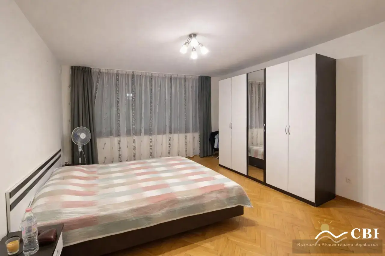 Apartment, 3-room, 130 m², in Varna. Photo 2 of 5. Varna, Black Sea, Bulgaria. Cheap Beach Holiday.