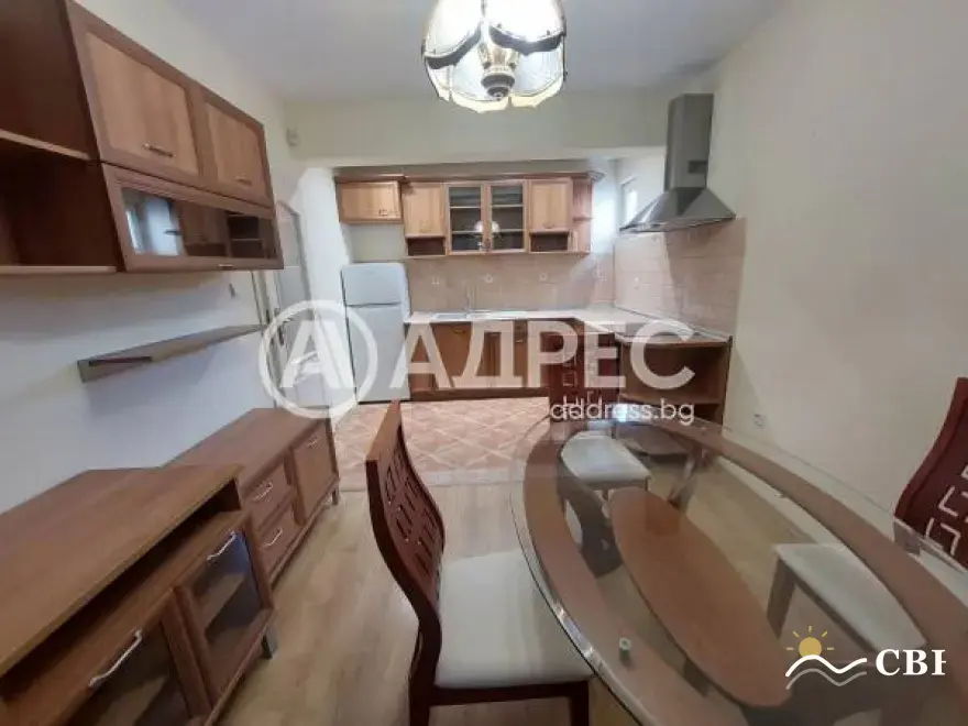 Apartment, 3-room, 110 m², in Burgas. Photo 1 of 10. Burgas, Black Sea, Bulgaria. Cheap Beach Holiday.