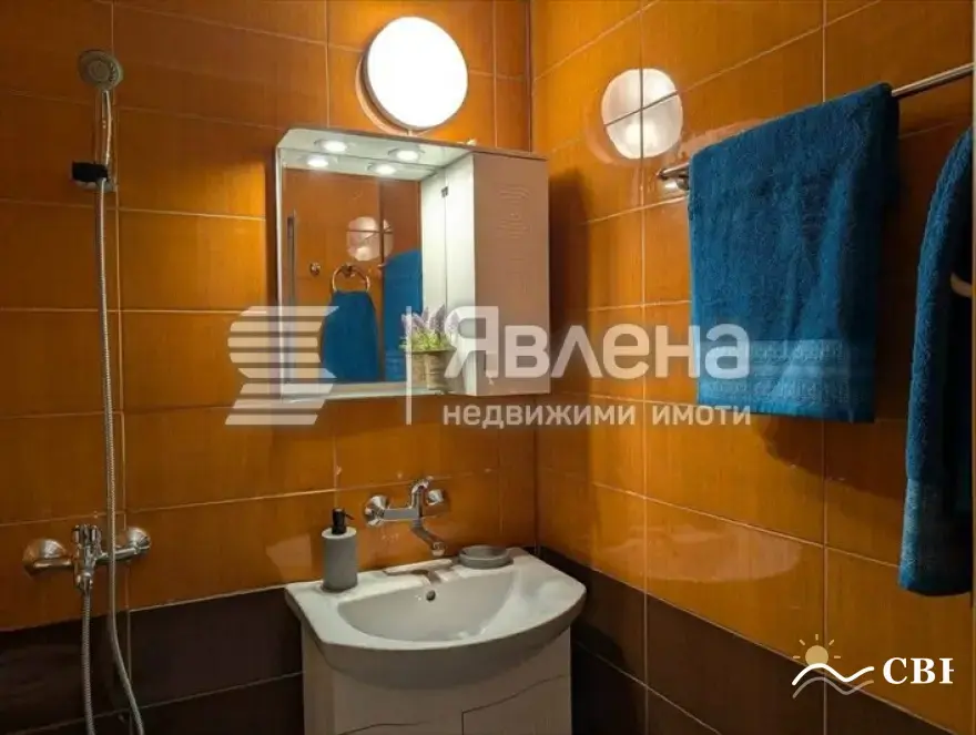 Apartment, 2-room, 60 m², in Burgas. Photo 7 of 12. Burgas, Black Sea, Bulgaria. Cheap Beach Holiday.