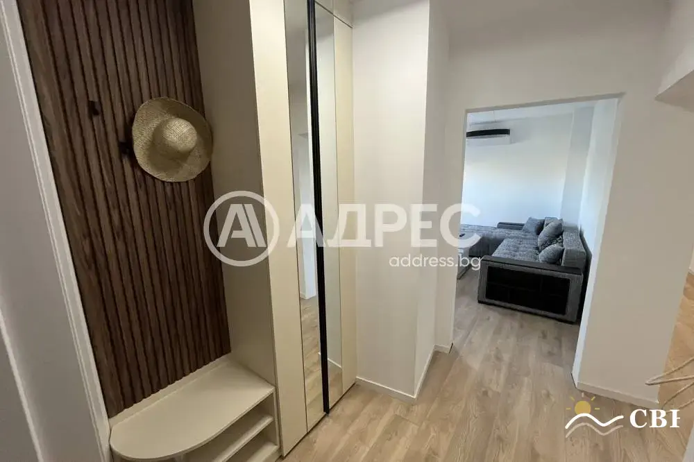 Apartment, 3-room, 150 m², in Izgrev. Photo 8 of 16. Izgrev, Black Sea, Bulgaria. Cheap Beach Holiday.