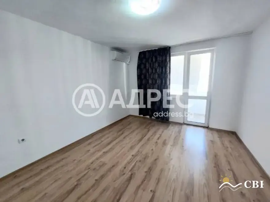 Apartment, 3-room, 100 m², in Burgas. Photo 4 of 8. Burgas, Black Sea, Bulgaria. Cheap Beach Holiday.