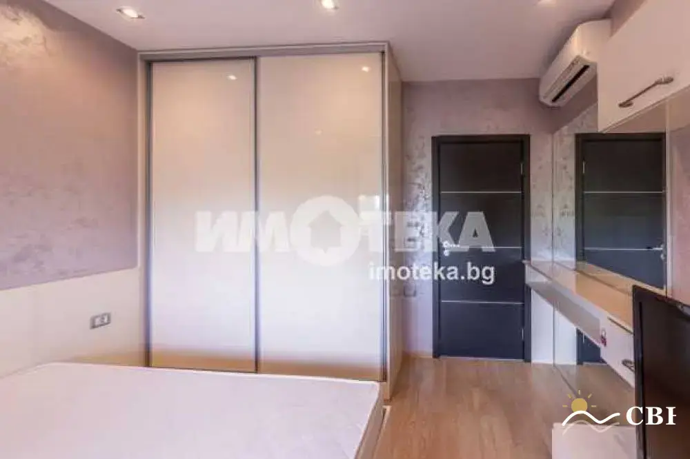 Apartment, 3-room, 102 m², in St. St. Konstantin and Elena. Photo 6 of 12. St. St. Konstantin and Elena, Black Sea, Bulgaria. Cheap Beach Holiday.