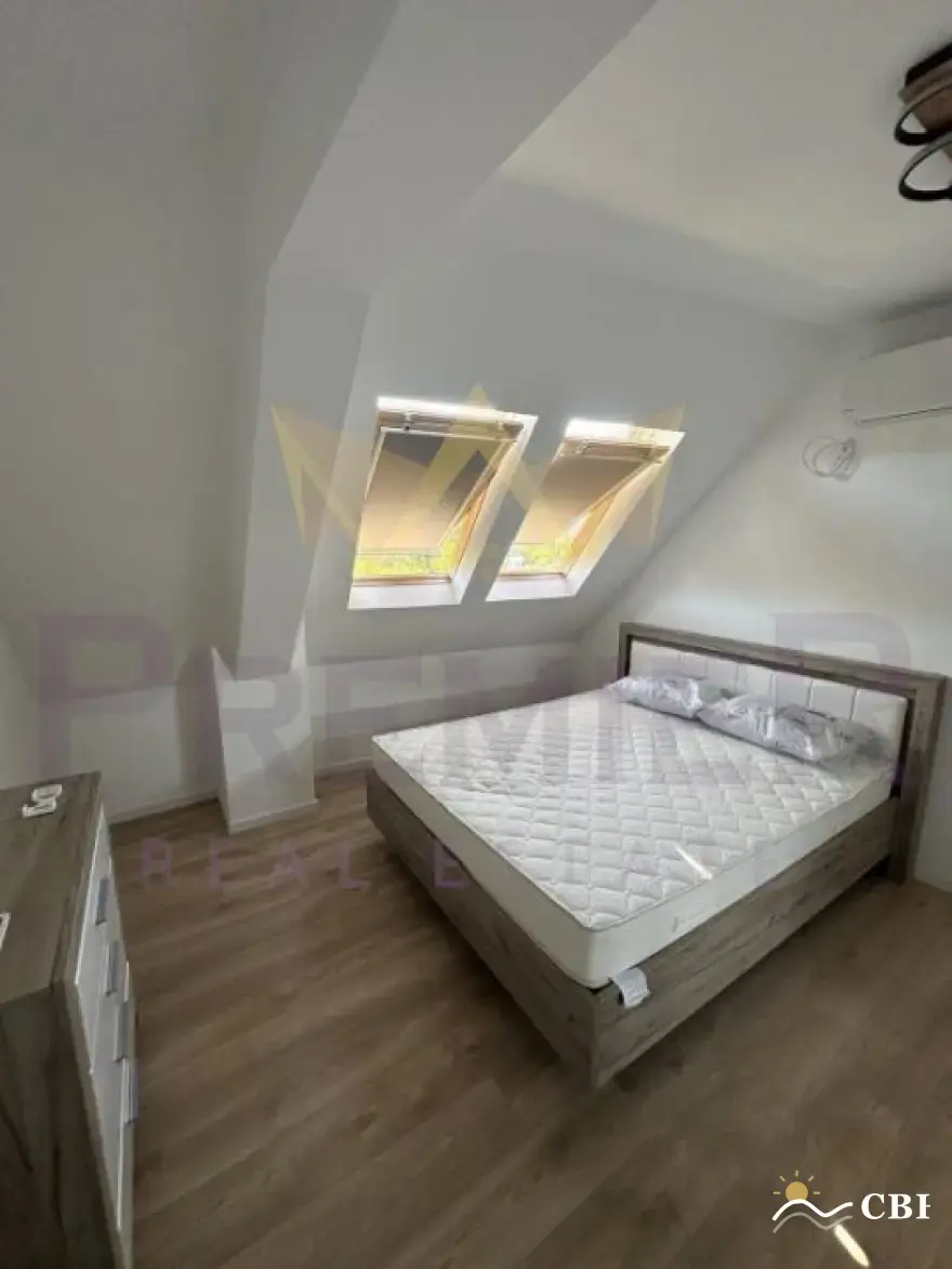 Apartment, 3-room, 115 m², in Izgrev. Photo 2 of 16. Izgrev, Black Sea, Bulgaria. Cheap Beach Holiday.