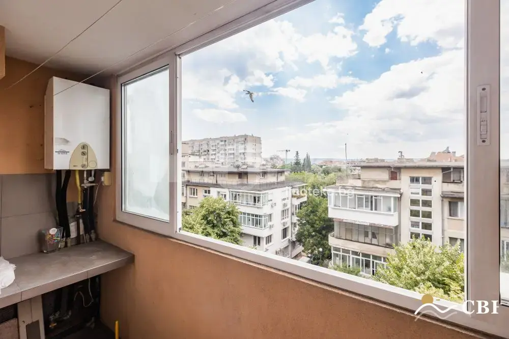 Apartment, 3-room, 98 m², in Varna. Photo 2 of 13. Varna, Black Sea, Bulgaria. Cheap Beach Holiday.