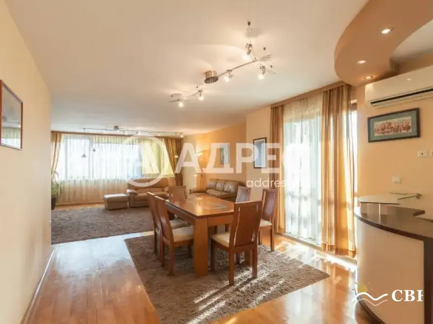 Apartment, 3-room, 130 m², in Varna. Photo 2 of 14. Varna, Black Sea, Bulgaria. Cheap Beach Holiday.