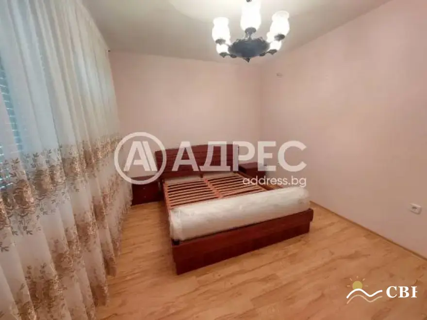 Apartment, 3-room, 110 m², in Burgas. Photo 8 of 10. Burgas, Black Sea, Bulgaria. Cheap Beach Holiday.