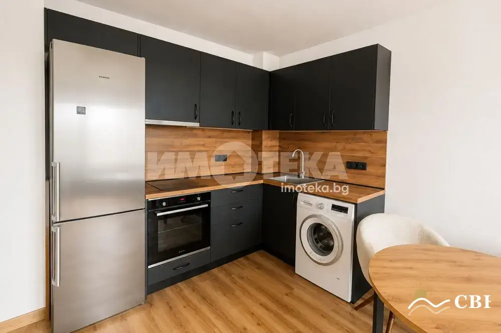 Apartment, 2-room, 65 m², in Izgrev. Photo 3 of 5. Izgrev, Black Sea, Bulgaria. Cheap Beach Holiday.