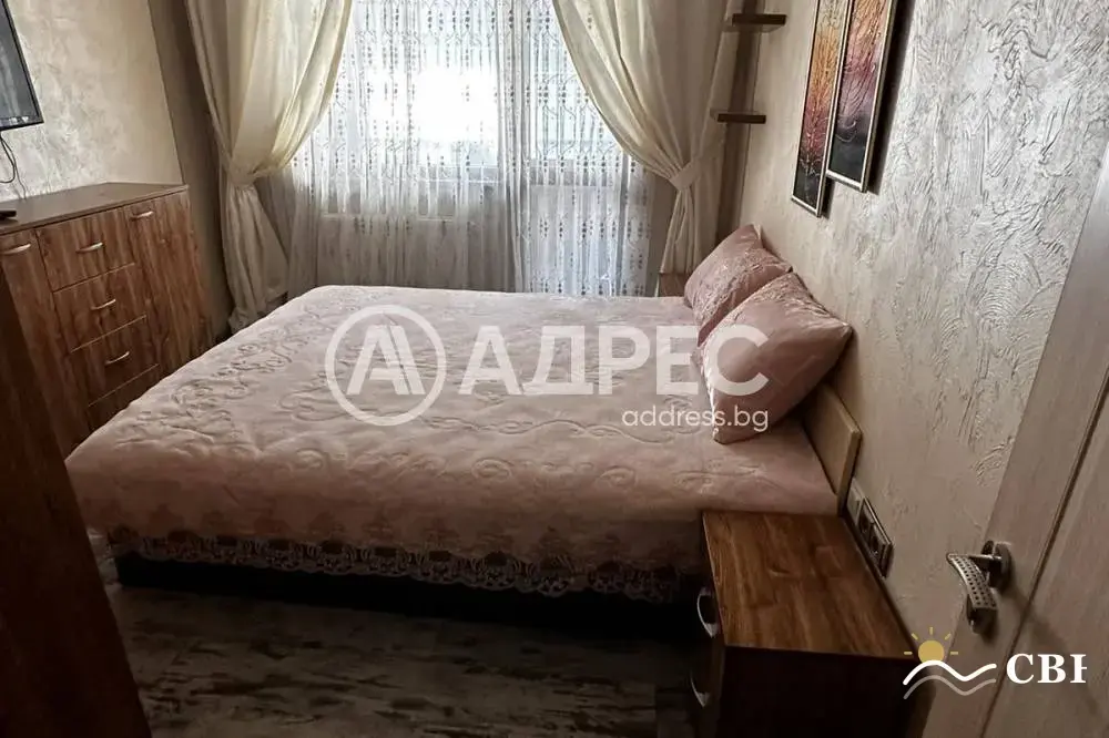 Apartment, 2-room, 70 m², in Burgas. Photo 7 of 10. Burgas, Black Sea, Bulgaria. Cheap Beach Holiday.