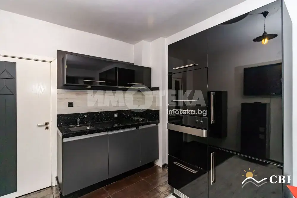 Apartment, 3-room, 80 m², in Varna. Photo 3 of 11. Varna, Black Sea, Bulgaria. Cheap Beach Holiday.
