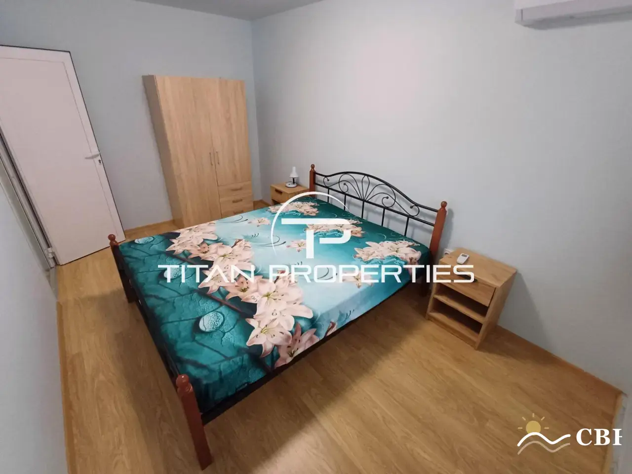 Apartment, 3-room, 80 m², in Burgas. Photo 2 of 8. Burgas, Black Sea, Bulgaria. Cheap Beach Holiday.
