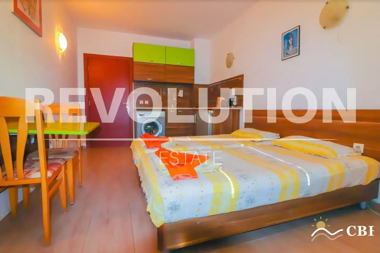 Apartment, 1-room, 38 m², in St. St. Konstantin and Elena. Photo 1 of 4. St. St. Konstantin and Elena, Black Sea, Bulgaria. Cheap Beach Holiday.