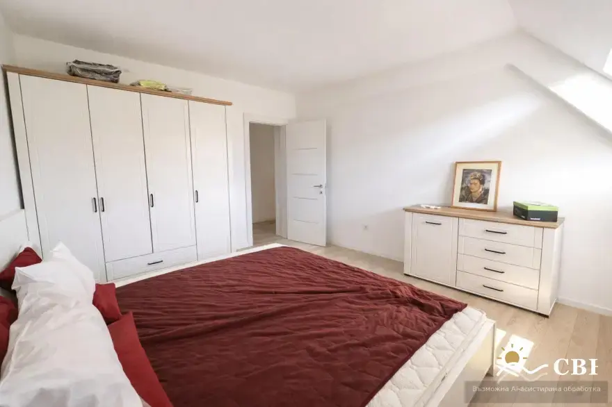 Apartment, 3-room, 115 m², in Izgrev. Photo 5 of 5. Izgrev, Black Sea, Bulgaria. Cheap Beach Holiday.