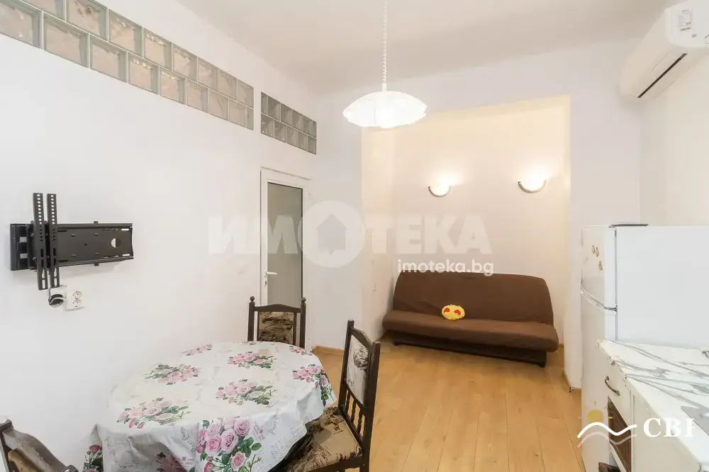 Apartment, 3-room, 70 m², in Varna. Photo 2 of 8. Varna, Black Sea, Bulgaria. Cheap Beach Holiday.