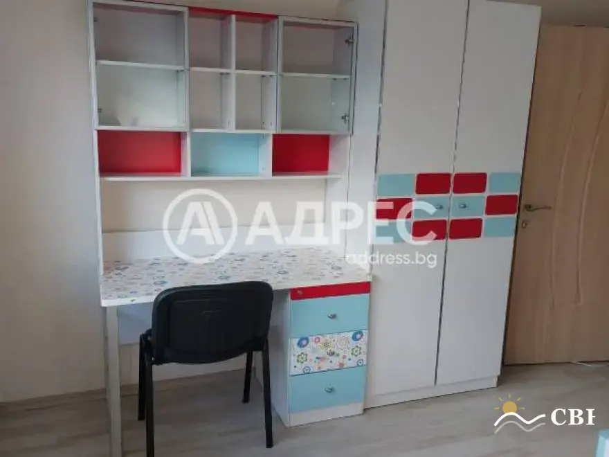 Apartment, 3-room, 96 m², in Burgas. Photo 5 of 11. Burgas, Black Sea, Bulgaria. Cheap Beach Holiday.