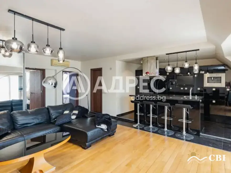 Apartment, 1-room, 135 m², in Varna. Photo 1 of 16. Varna, Black Sea, Bulgaria. Cheap Beach Holiday.