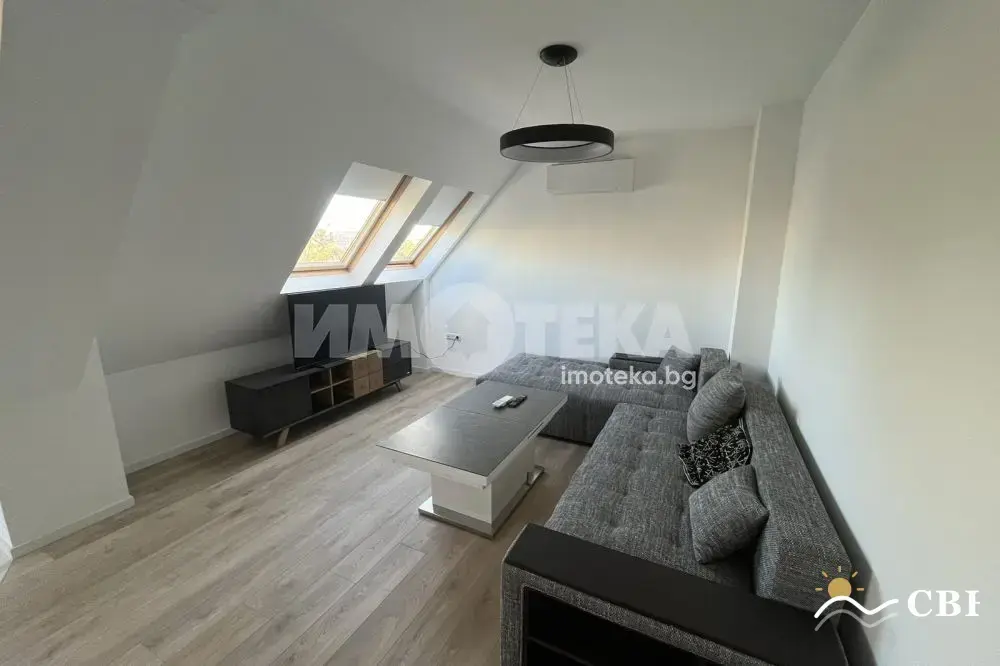 Apartment, 3-room, 150 m², in Izgrev. Photo 2 of 16. Izgrev, Black Sea, Bulgaria. Cheap Beach Holiday.