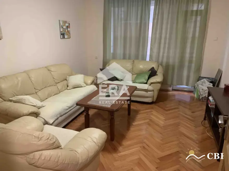 Apartment, 4-room, 80 m², in Burgas. Photo 1 of 10. Burgas, Black Sea, Bulgaria. Cheap Beach Holiday.