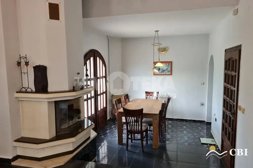 House, 1-room, 600 m², in Vinitsa. Photo 8 of 16. Vinitsa, Black Sea, Bulgaria. Cheap Beach Holiday.