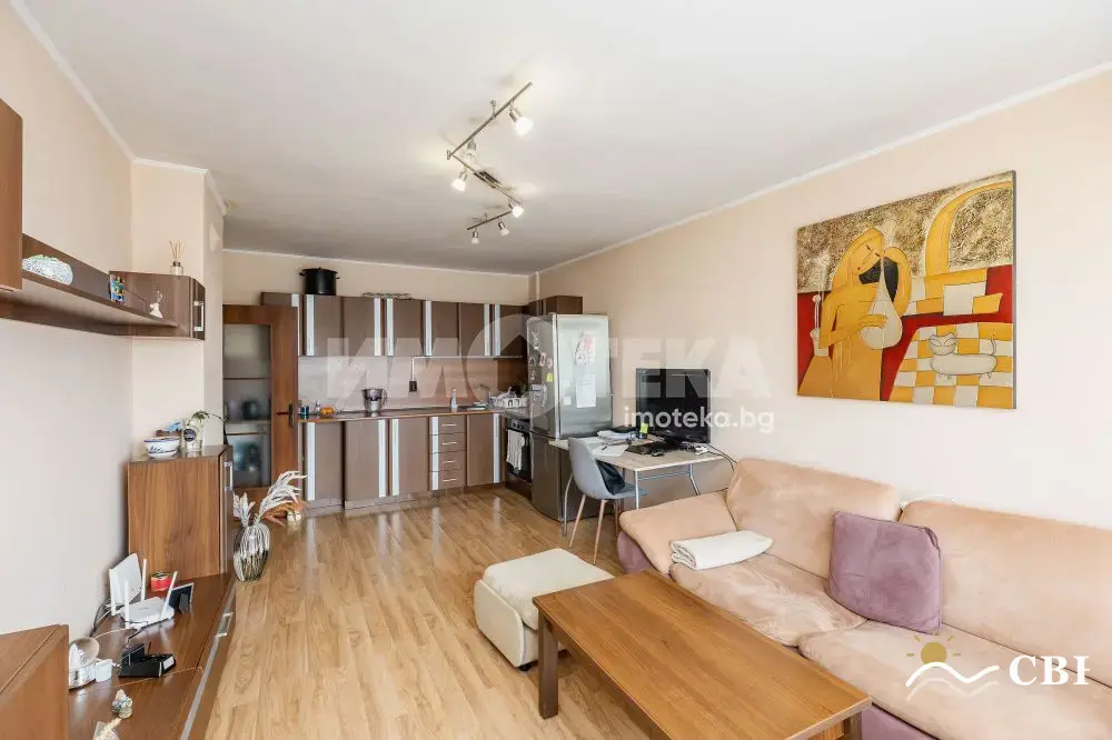 Apartment, 3-room, 70 m², in Varna. Photo 2 of 12. Varna, Black Sea, Bulgaria. Cheap Beach Holiday.