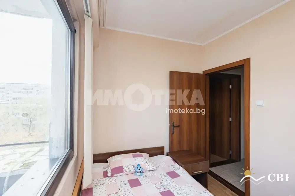 Apartment, 3-room, 70 m², in Varna. Photo 8 of 12. Varna, Black Sea, Bulgaria. Cheap Beach Holiday.