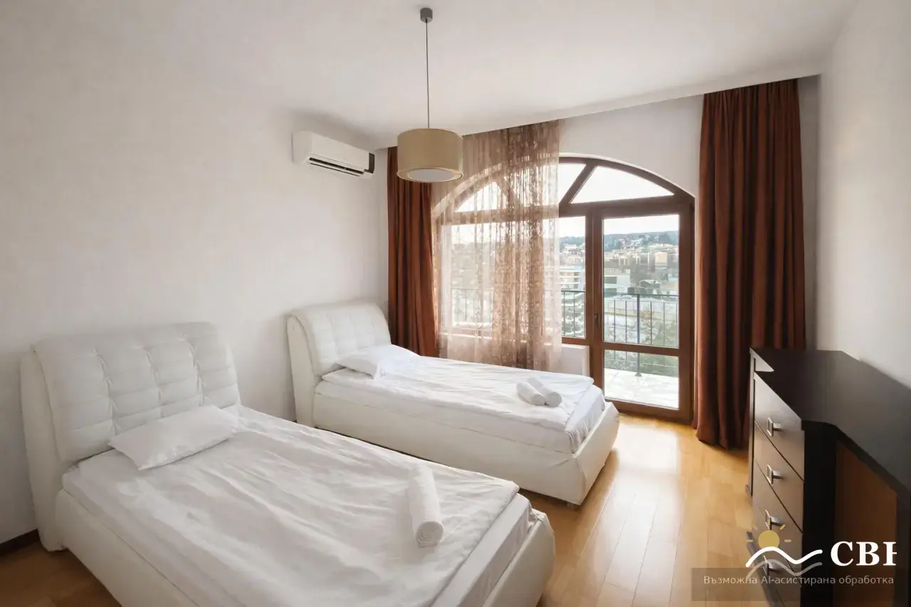 Apartment, 3-room, 130 m², in Varna. Photo 4 of 8. Varna, Black Sea, Bulgaria. Cheap Beach Holiday.