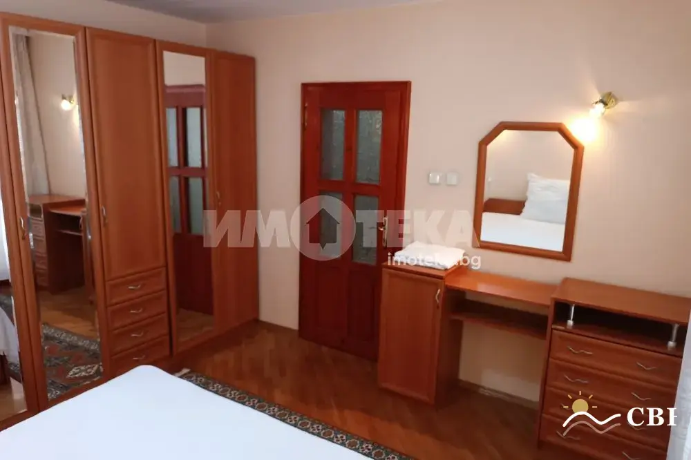 Apartment, 1-room, 127 m², in Burgas. Photo 9 of 16. Burgas, Black Sea, Bulgaria. Cheap Beach Holiday.