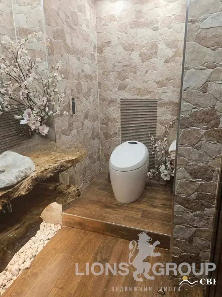 Apartment, 3-room, 100 m², in Varna. Photo 9 of 10. Varna, Black Sea, Bulgaria. Cheap Beach Holiday.