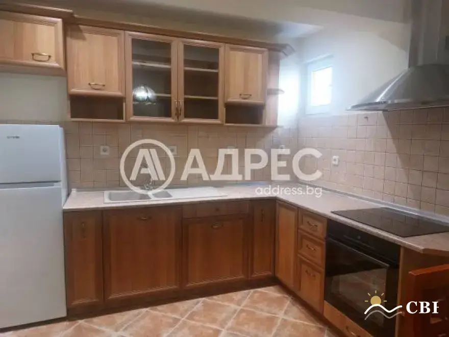 Apartment, 3-room, 110 m², in Burgas. Photo 2 of 10. Burgas, Black Sea, Bulgaria. Cheap Beach Holiday.
